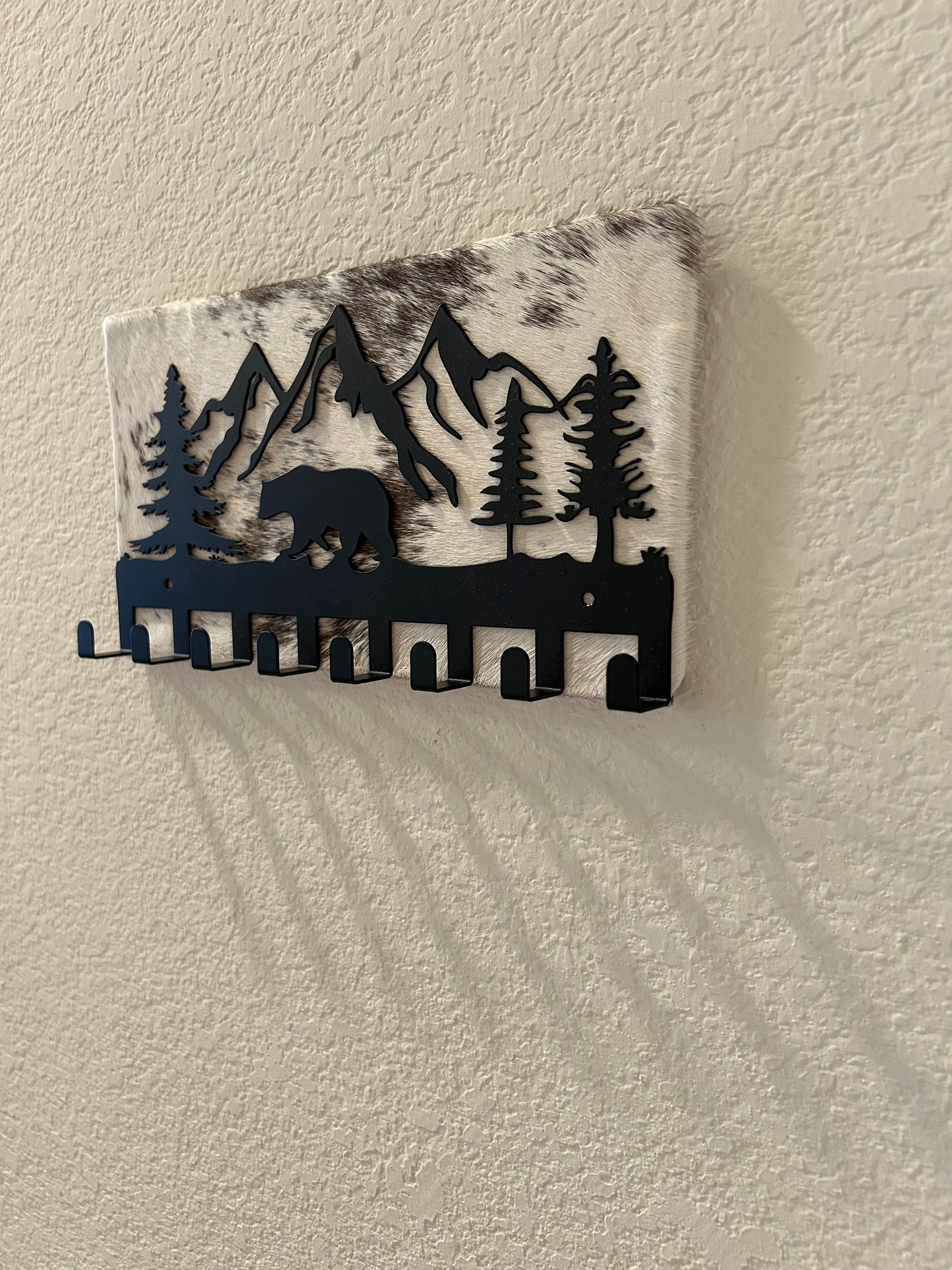 Bear Mountain Scene Key/Lanyard Holder