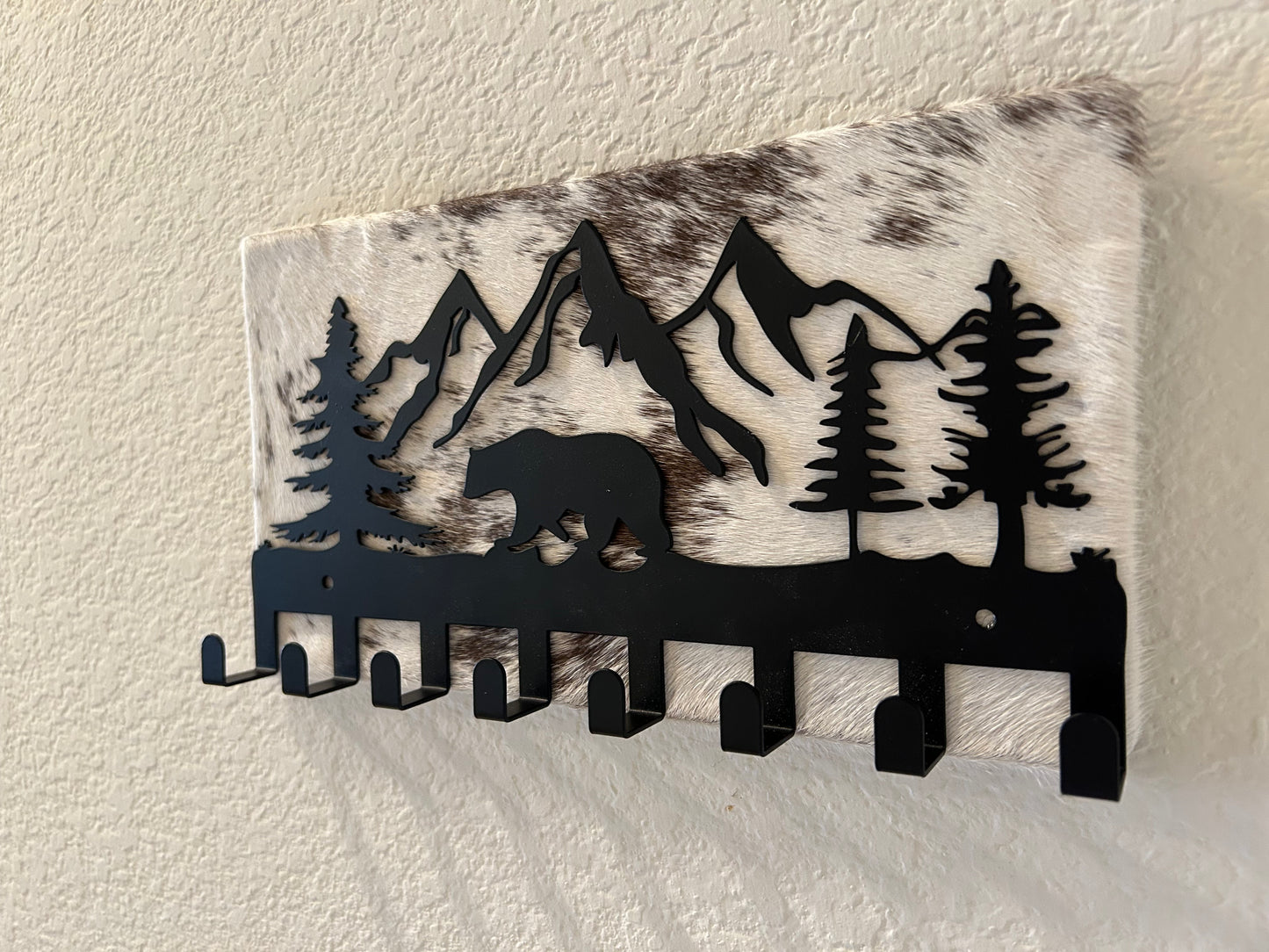 Bear Mountain Scene Key/Lanyard Holder